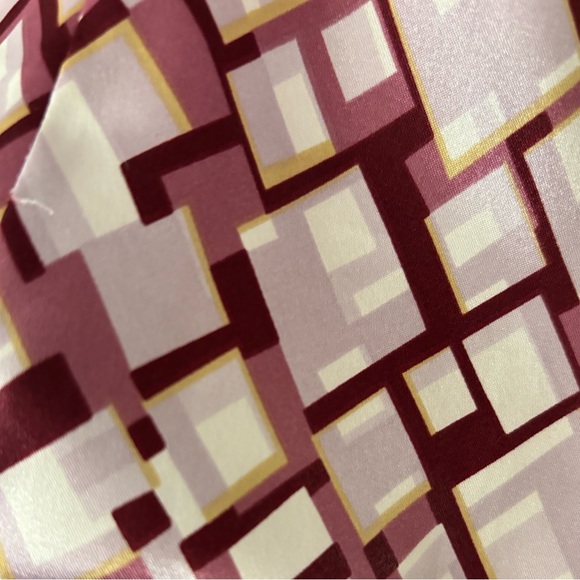 Magenta and Silver Square Pattern Print Kathy Ireland Blouse Size M - Picture 3 of 4